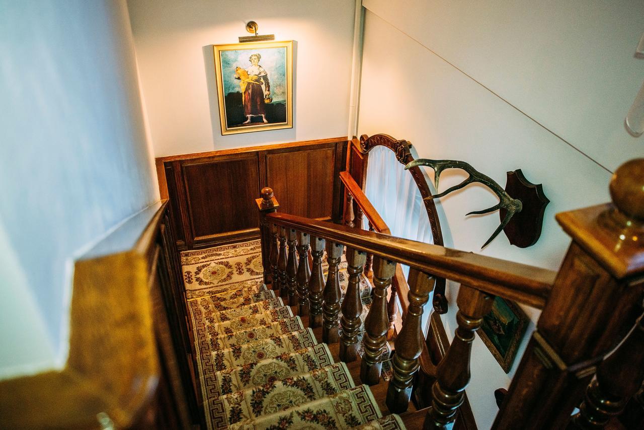 Antique House Hotel Дубно Екстер'єр фото