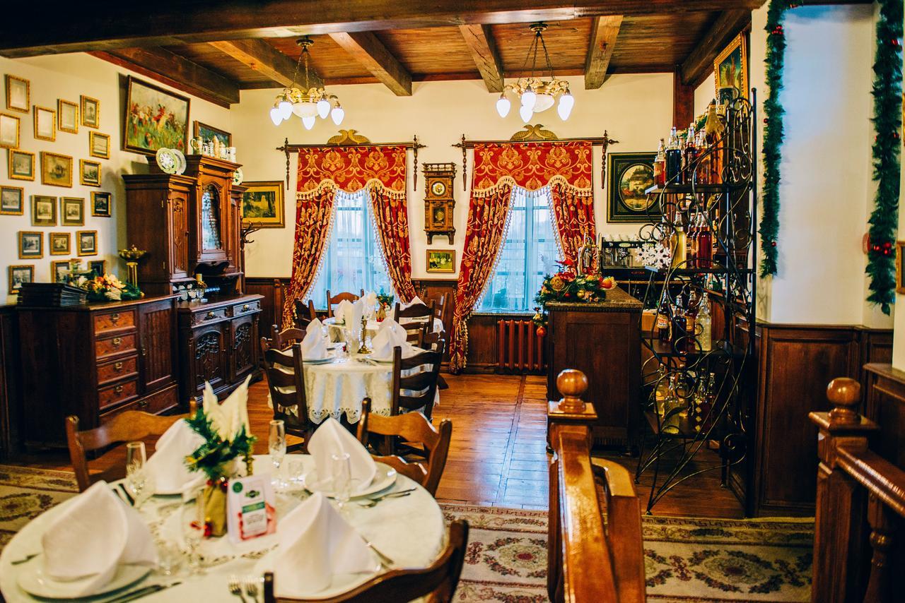 Antique House Hotel Дубно Екстер'єр фото