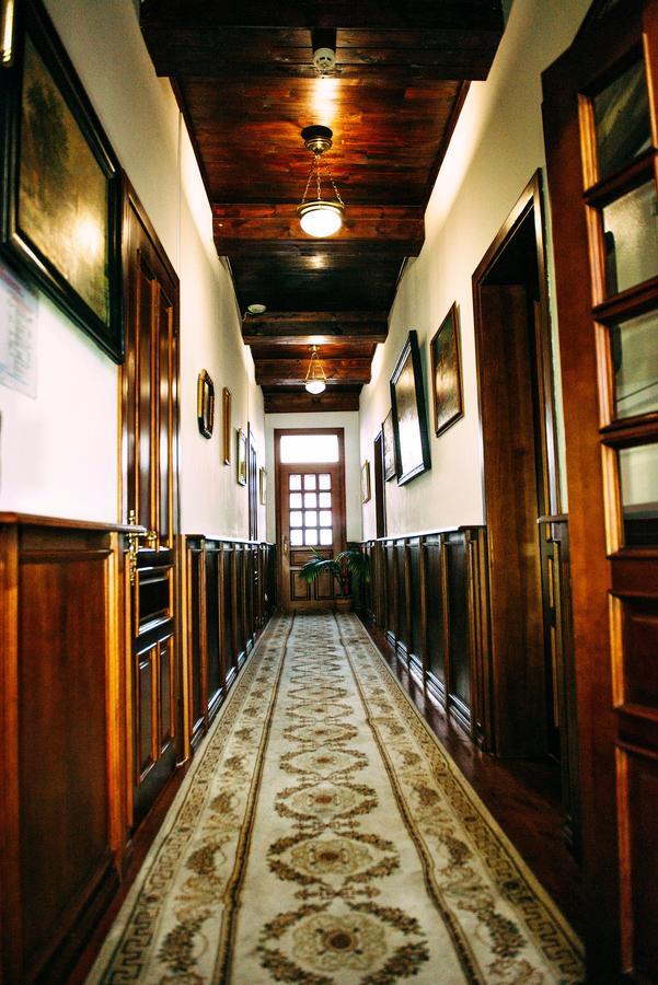 Antique House Hotel Дубно Екстер'єр фото