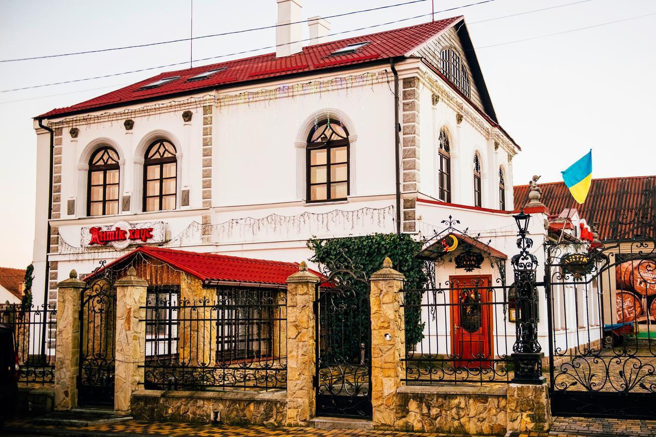 Antique House Hotel Дубно Екстер'єр фото