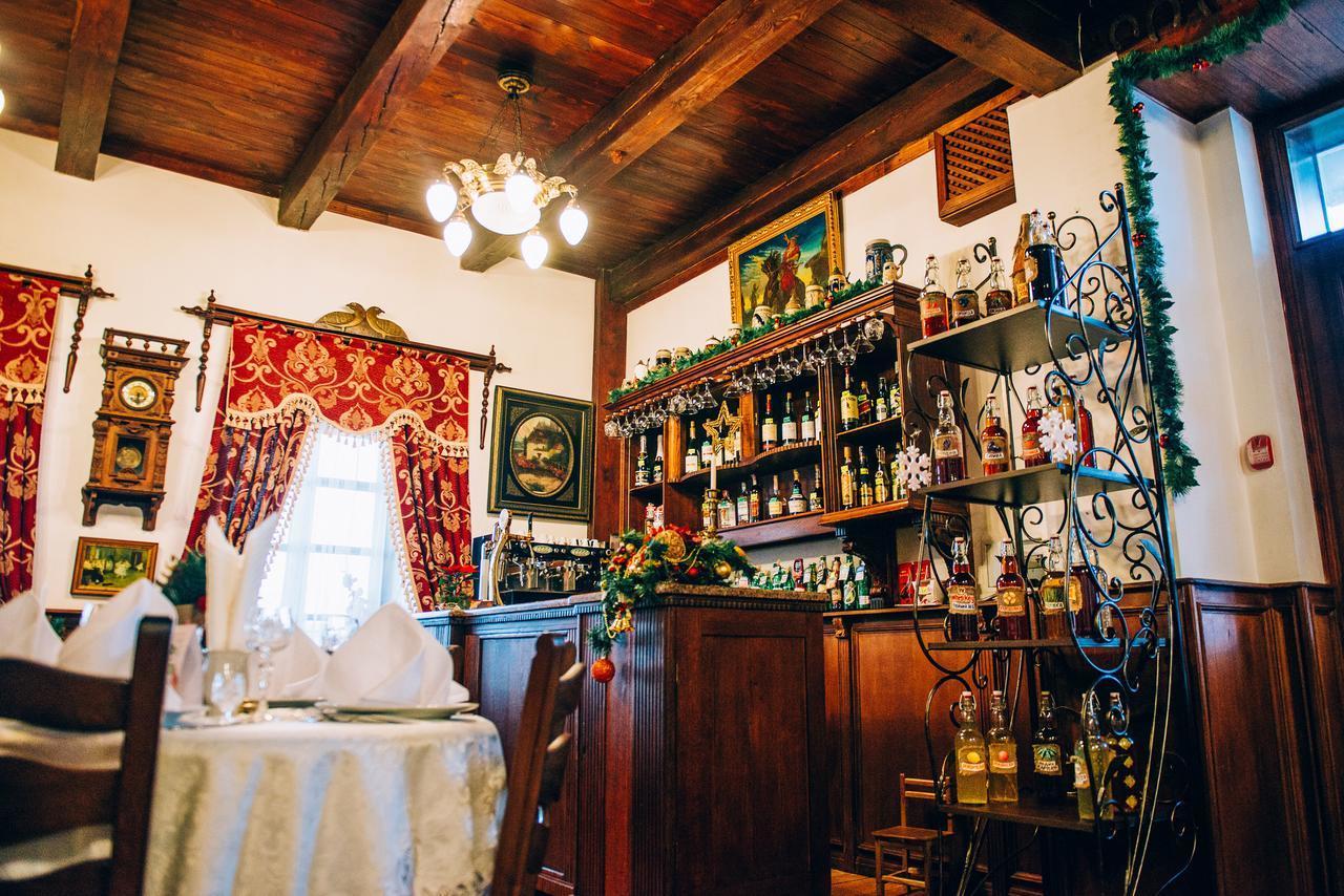 Antique House Hotel Дубно Екстер'єр фото