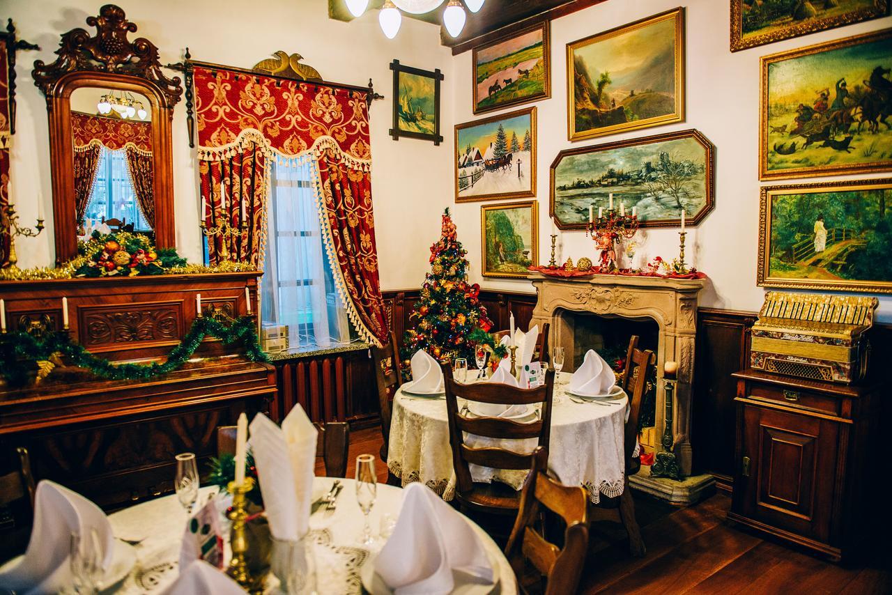 Antique House Hotel Дубно Екстер'єр фото